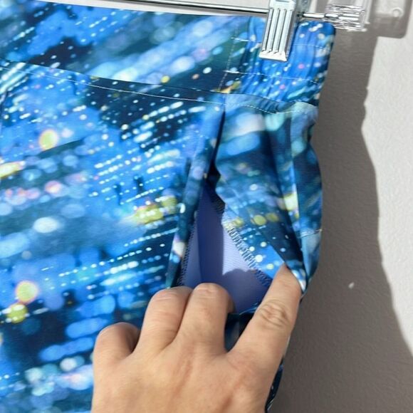 Slazenger Golf Hydro Dry Pull On Skort Abstract Pattern Blue Lights Women's XS - Picture 3 of 7